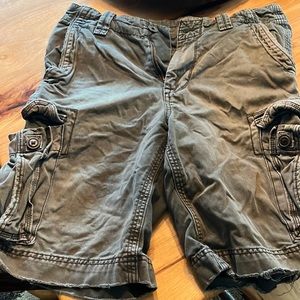 American eagle cargo shorts